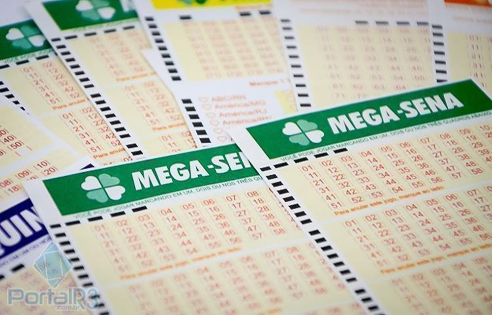 Ir para  <p>A Mega-Sena fez novos milion&aacute;rios nesta quinta-feira. O sorteio 1.888, realizado em Ji-Paran&aacute; (RO), teve dois acertadores das seis dezenas, que ter&atilde;o direito a pr&ecirc;mio de R$ 20.091.578,77 cada...
